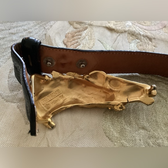 Wathne Equestrian Buckle Two Racing Horses Black Lizard Embossed Belt - Picture 5 of 6